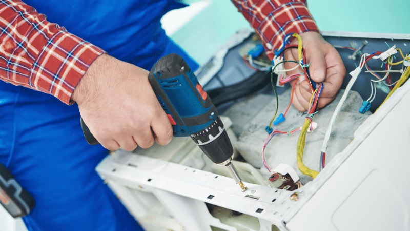 Akyazı Vaillant Vaillant çamaşır makinesi kart tamiri – Su almama arızası orijinal parça ile giderildi. - Teknik servis örneği